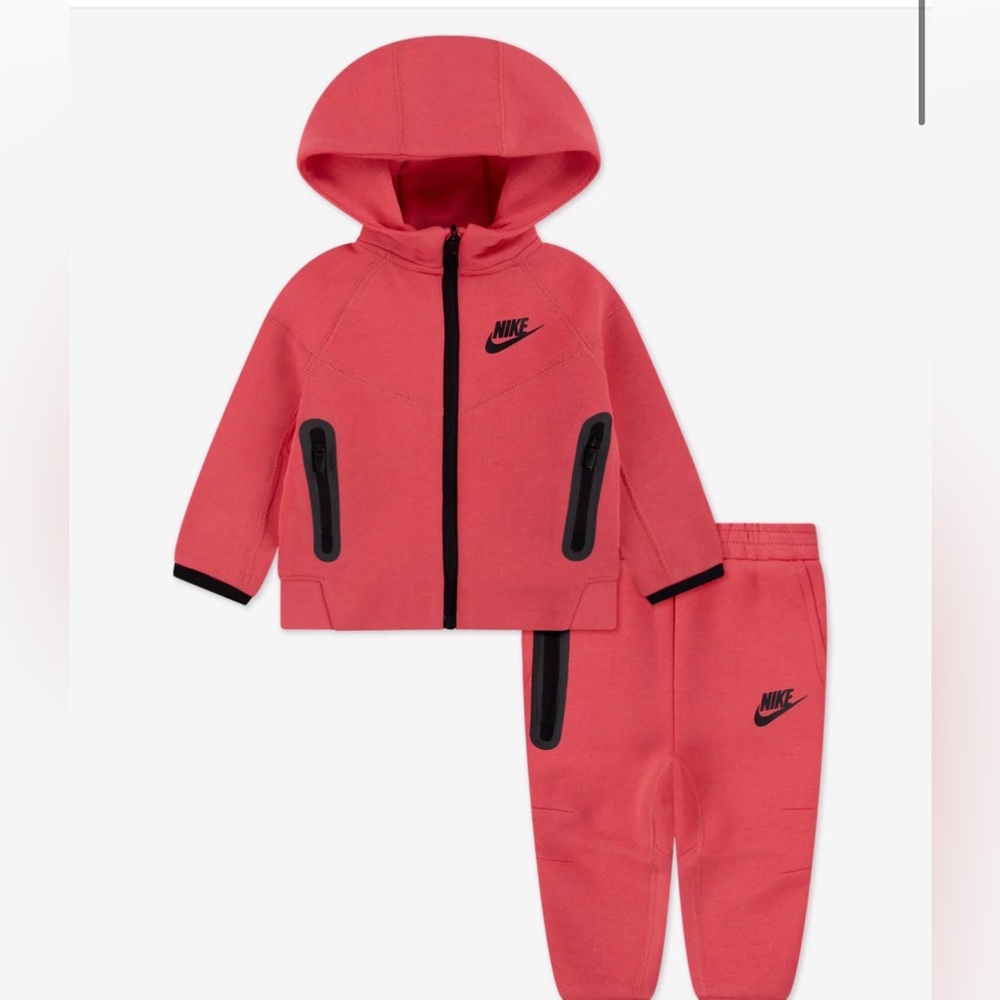 Nike Girls Tech Fleece Hooded Full Zip Tracksuit in Pink